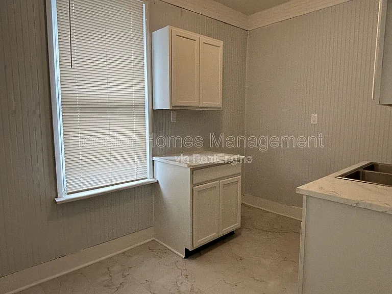 330 N Arsenal Ave #B — Photo 6