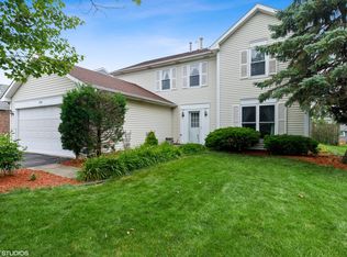 136 Ainslie Dr, Westmont, IL 60559