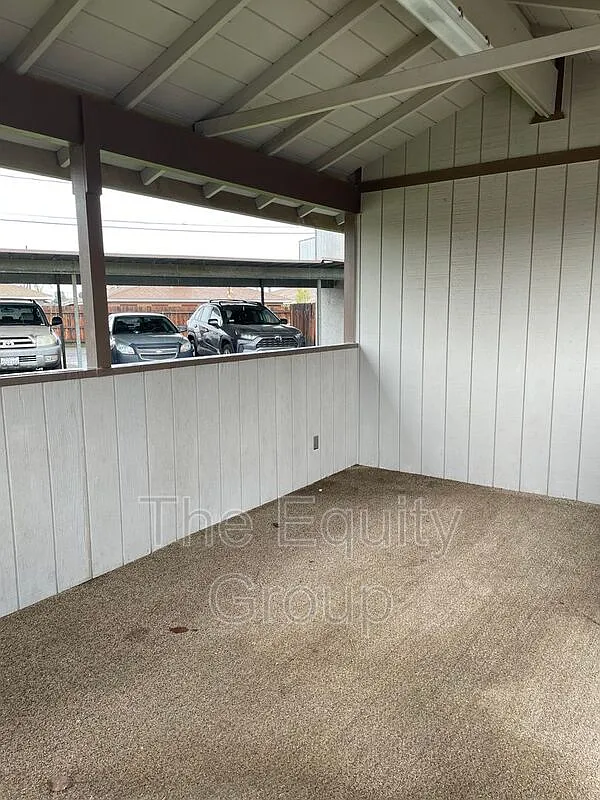 2 bed, 1.0 bath, $1,250 — Photo 2