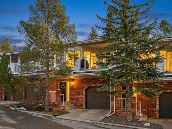 8020 W Silver Springs Rd NW #12, Calgary, AB T3B 5R6