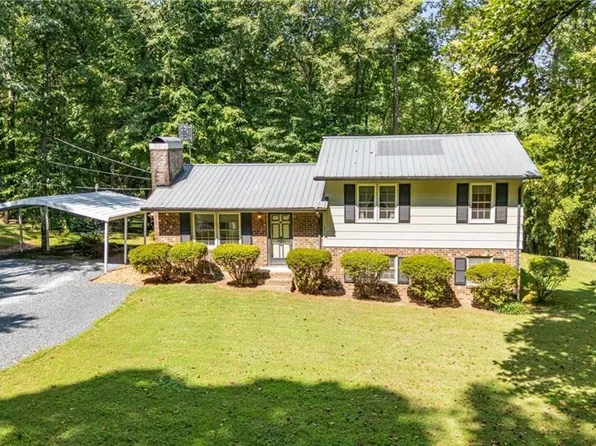 2110 Newell St, Ramseur, NC 27316