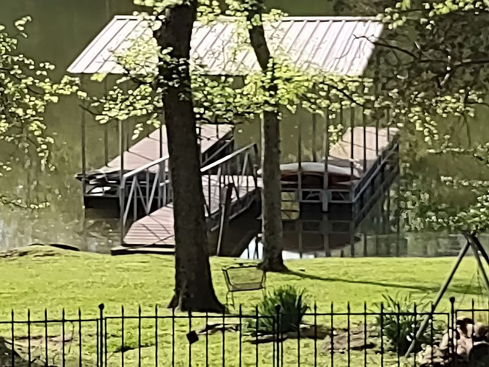 Boat dock 