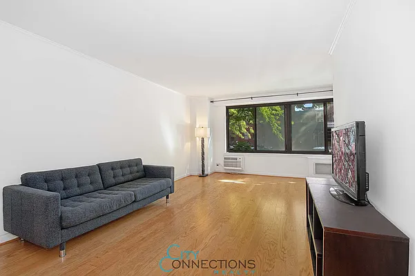 Rented by City Connections Realty | media 3