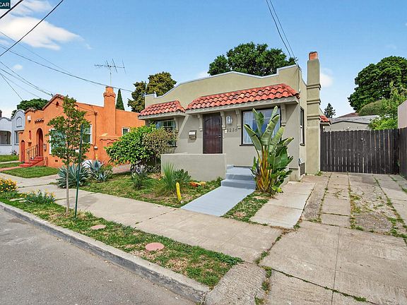 4th image of 3236 Bona St