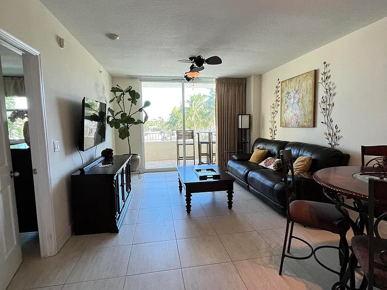 100 NE 6th St #206 — Photo 3