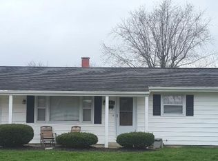 918 Westgate Dr, Charleston, IL 61920