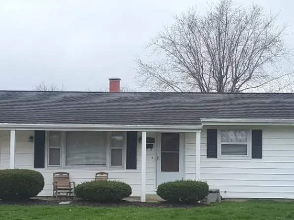 918 Westgate Dr, Charleston, IL 61920