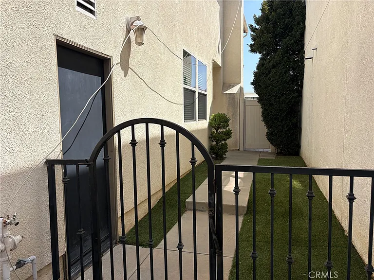 9382 Phoenix Pl — Photo 36