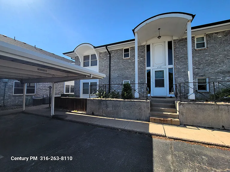 719 N Stackman Dr #D — Photo 3