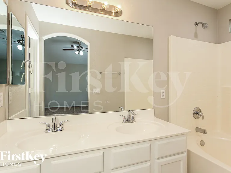 7225 W Blackhawk Dr — Photo 10