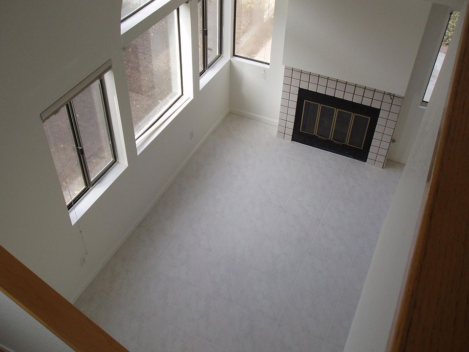 2nd image of 28305 Glenbrook