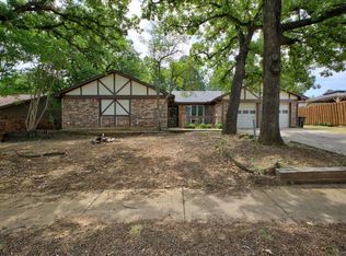 8204 Starnes Rd, North Richland Hills, TX 76182