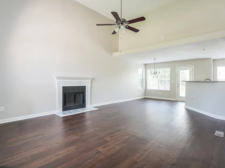 1207 Cedarbend Dr — Photo 5