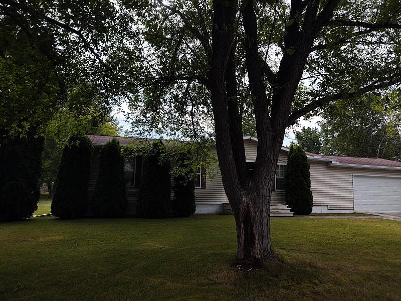 1st image of 428 W Brege Dr