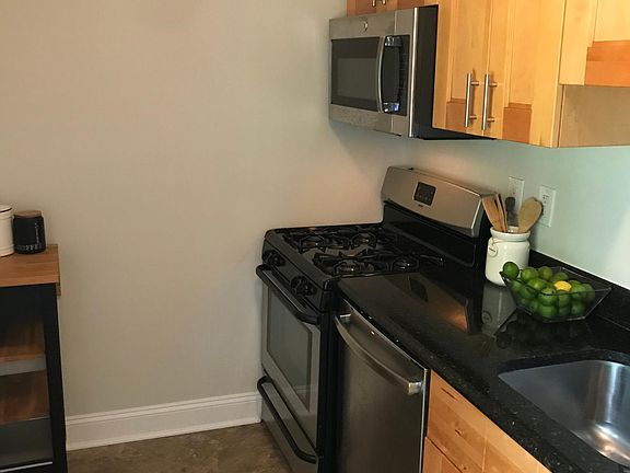 3rd image of 4824 Chevy Chase Dr APT 102