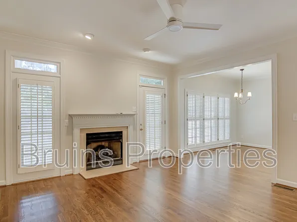 8 Indigo Cv, Greensboro, NC 27455