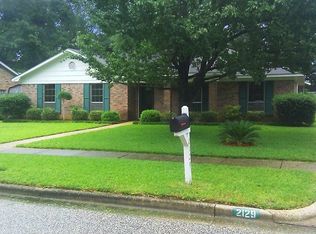2129 Woodhillcrest Dr, Mobile, AL 36609