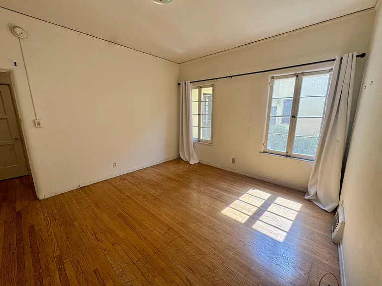 363 N Sycamore Ave #7002 — Photo 15