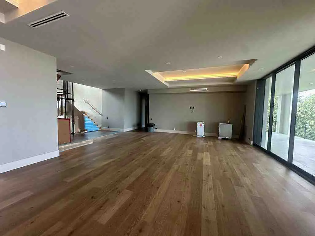 4 bed, 13574 sqft, $24,500 — Photo 2