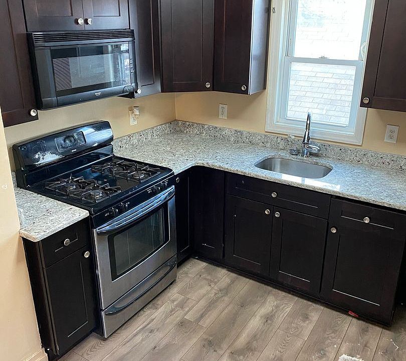2nd image of 214 Abbey Ln Floor 2