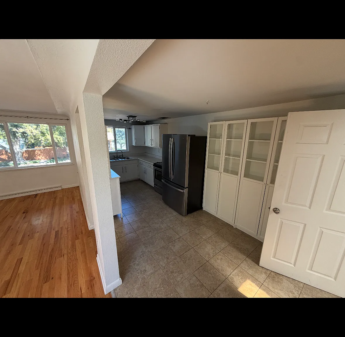 2 bed, 965 sqft, $2,500 — Photo 2