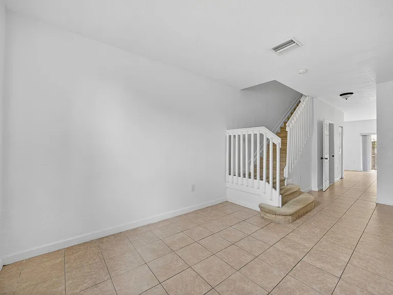 1575 NE 33rd Ave #105 — Photo 20