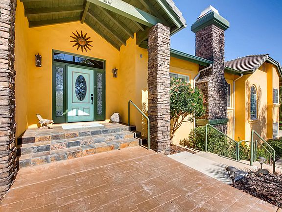 4th image of 2120 Catalina Ave