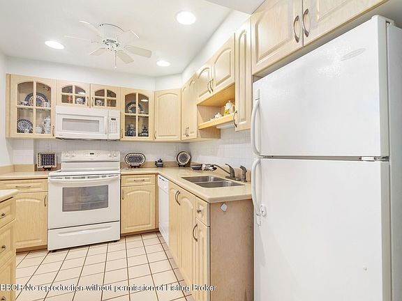3rd image of 2840 S Ocean Blvd #3070
