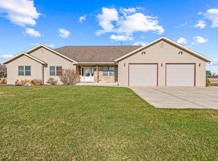 W376S10410 Betts Rd, Eagle, WI 53119