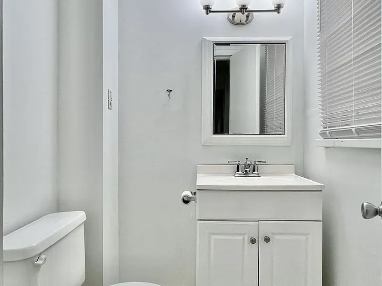 1429 Spruce St — Photo 36