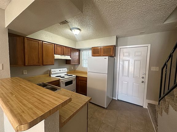 5th image of 9447 Olde Towne Row