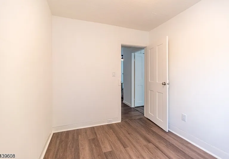 11 S Harrison St #B — Photo 24