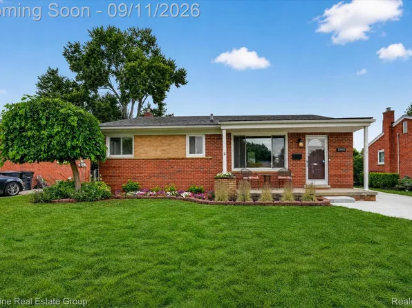 30990 Orangelawn St, Livonia, MI 48150