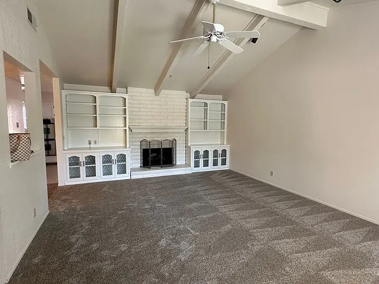 923 Greenfield Ave — Photo 5