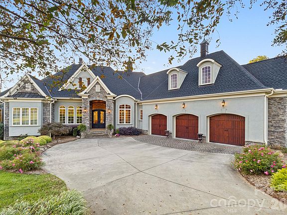 3rd image of 973 Pinnacle Dr