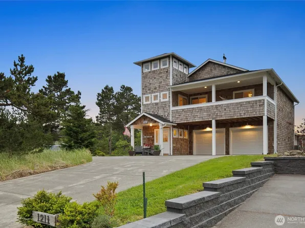 1211 Ocean Beach Boulevard S, Long Beach, WA 98631