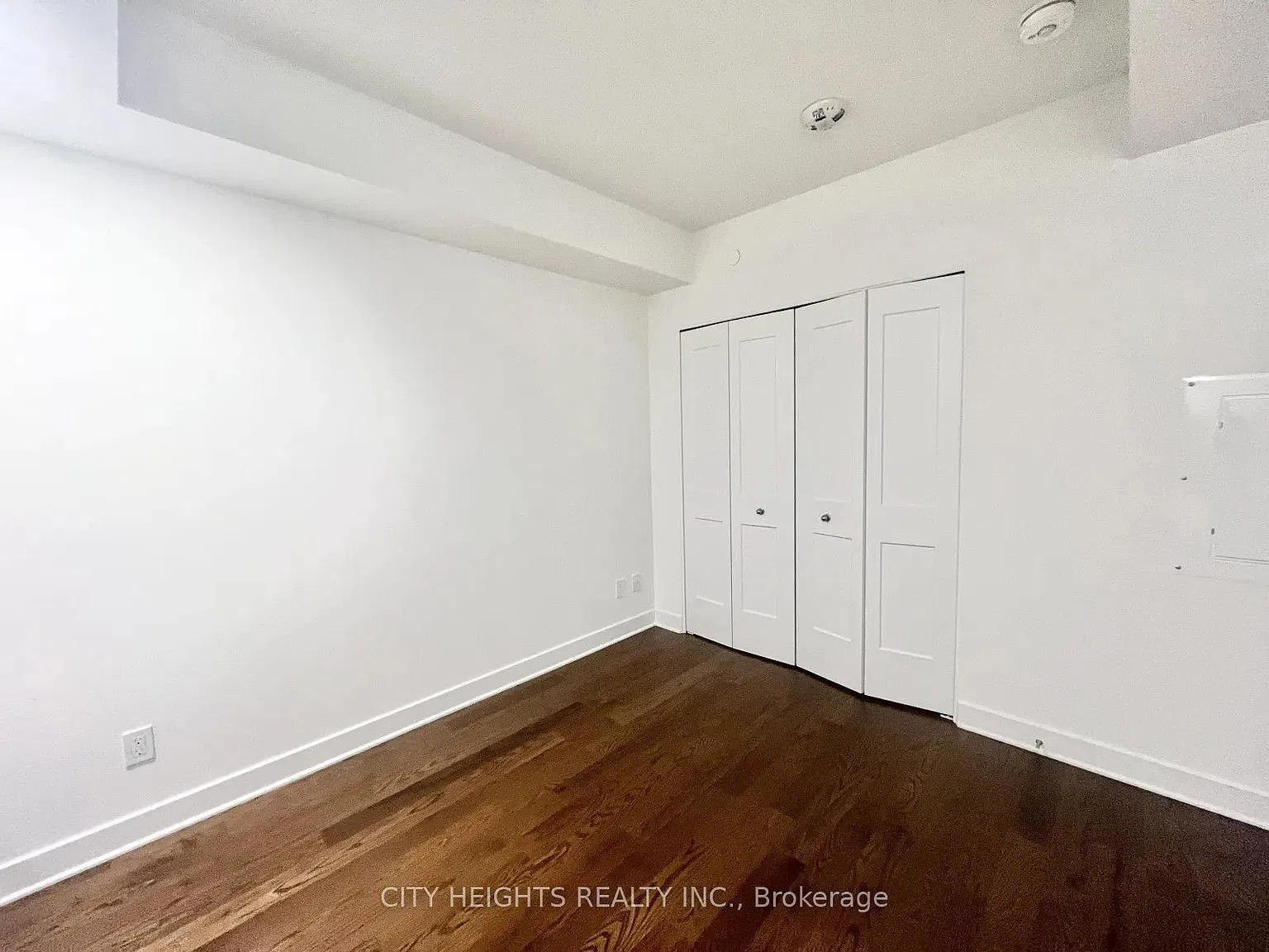 180 George St — Photo 3