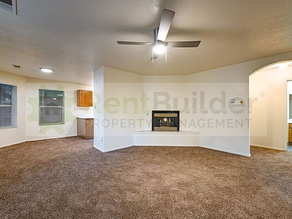 3rd image of 304 Geraldine Rd SE APT B