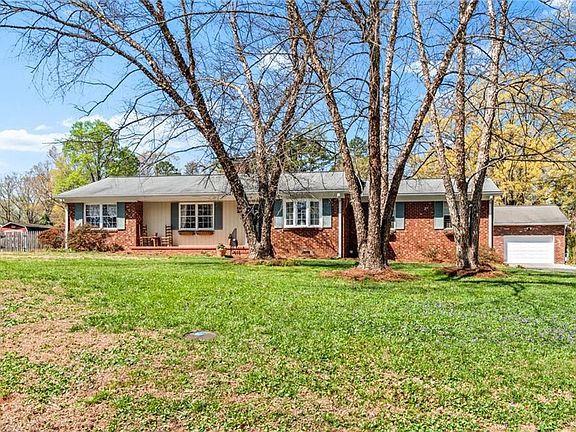 3rd image of 778 Reynolds Rd