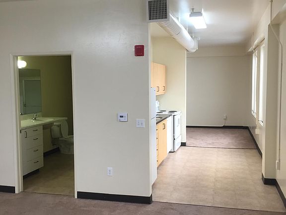 3rd image of 1041 6th Ave APT 202
