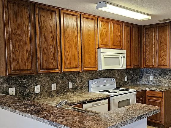 5th image of 1617 Townhome Ln