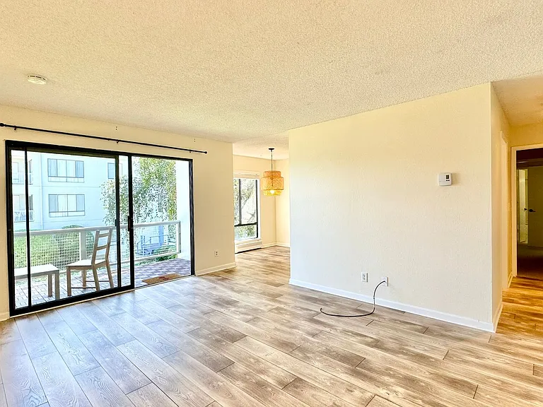 8 Admiral Dr #A227 — Photo 3