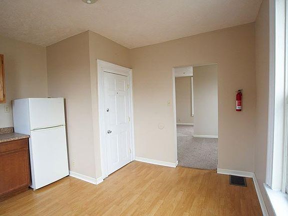 2nd image of 612 N Roosevelt Ave APT 4