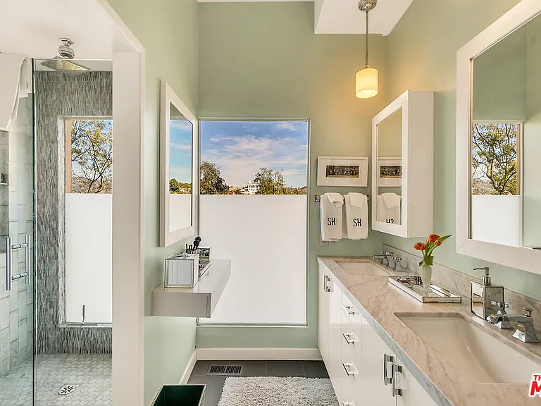 6203 Temple Hill Dr — Photo 12