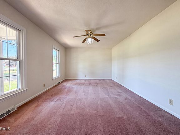 3rd image of 800 Lucas St