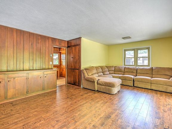 4th image of 1325 McCoy Cir