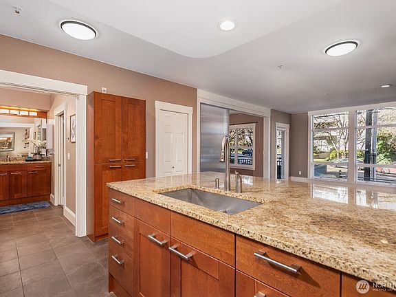 5th image of 3221 SW Avalon Way #201
