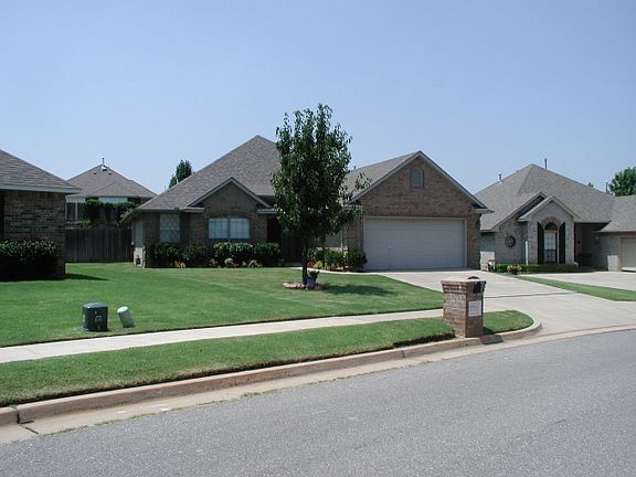 3rd image of 1724 Del Simmons Dr