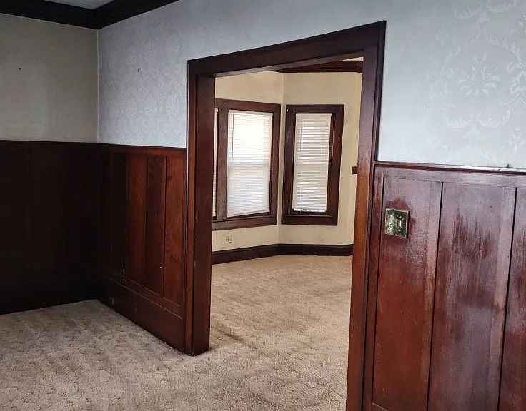 DINNING ROOM to LIVING ROOM