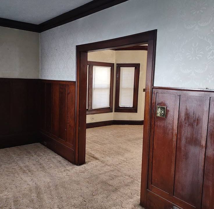 DINNING ROOM to LIVING ROOM